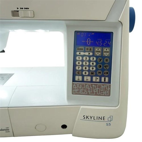 Janome Skyline S5 Machine