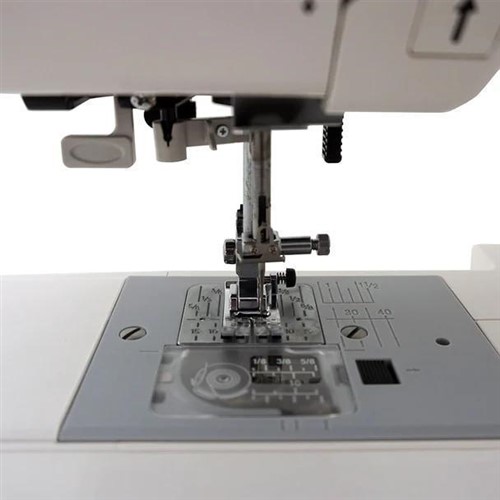JUKI HZL-LB5100 Sewing Machine