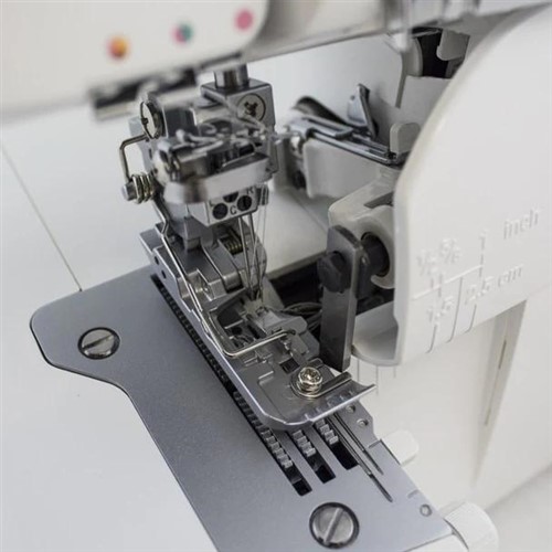 JUKI MO-735 Overlock Machine
