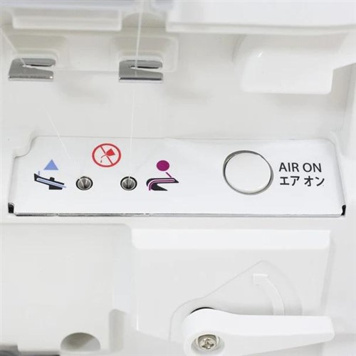 JUKI MO-1000 Air Threader Overlock Machine