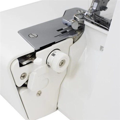 JUKI MO-1000 Air Threader Overlock Machine