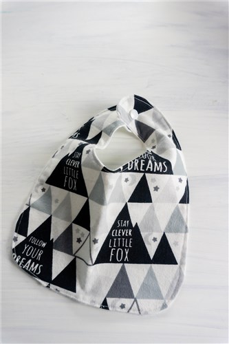 Easy Baby Bib Sewing Pattern & Sewing Tutorial