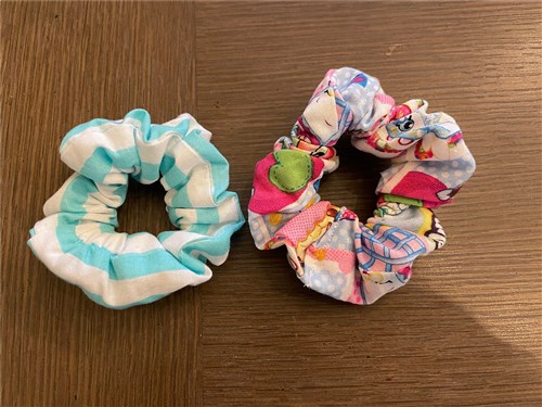 EASY Scrunchie Sewing Pattern & Sewing Tutorial