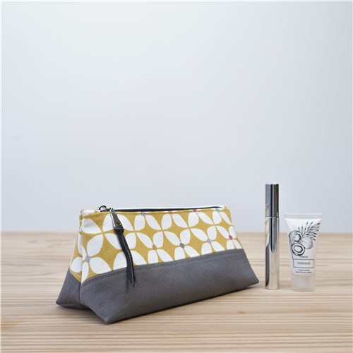 Nora Zipper Pouch,PDF Sewing Pattern & Video Tutorial, Beginner Cosmetic & Toiletry Bag, 3 Sizes