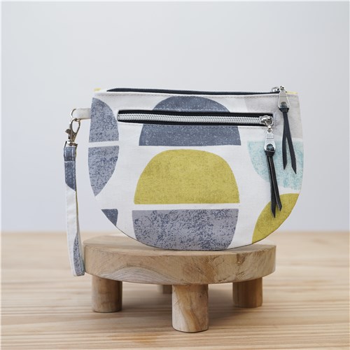 Brooke Wristlet Pouch, PDF Sewing Pattern & Video Tutorial, Beginner Zipped Clutch Bag, 2 Sizes