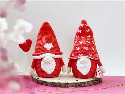 Crochet Valentines Gnome