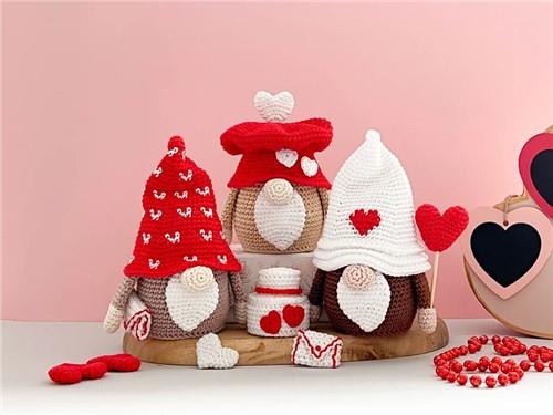 Crochet Valentines Gnome PDF Sewing Pattern