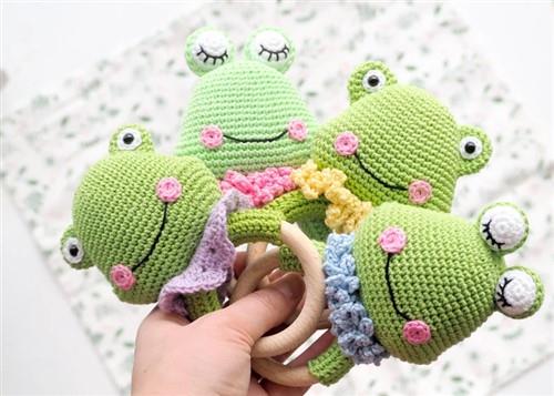 Crochet Frog rattleteether PDF Sewing Pattern