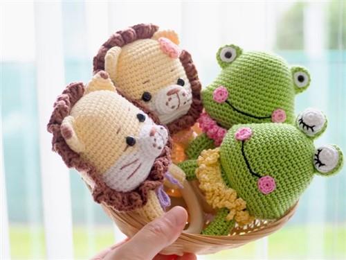 Crochet Frog rattleteether PDF Sewing Pattern