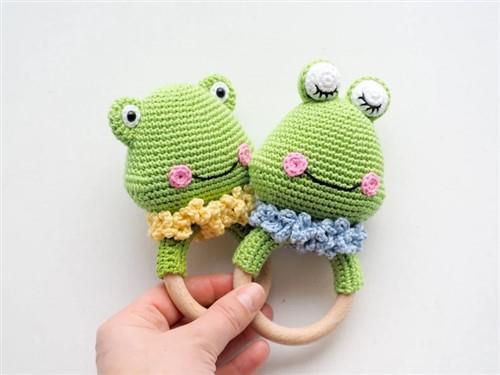Crochet Frog rattleteether PDF Sewing Pattern