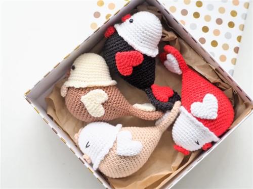 Crochet Valentine Birds PDF Sewing Pattern