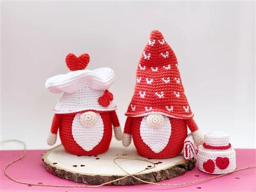 Crochet Valentines Gnome
