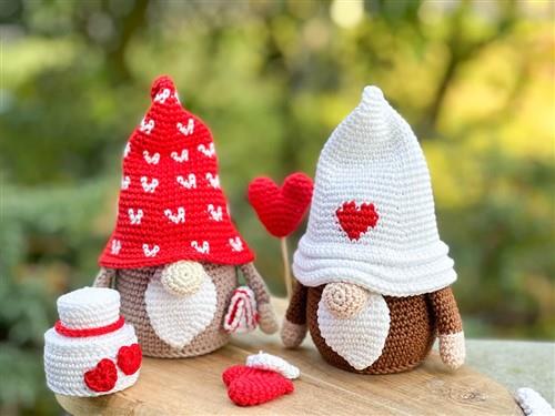 Crochet Valentines Gnome