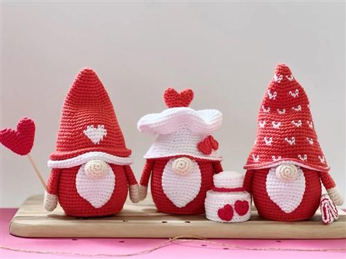 Crochet Valentines Gnome