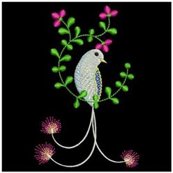 beginner-friendly bird machine embroidery pattern - Fancy Bird for reusable tote bags