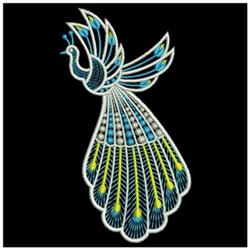 Vibrant peacock with colorful feathers and elegant wings, showcasing intricate details in a vibrant quilting design.
