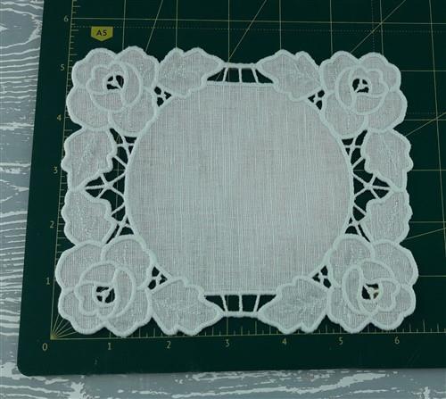 FSL ITH Napkins With Richelieu Roses