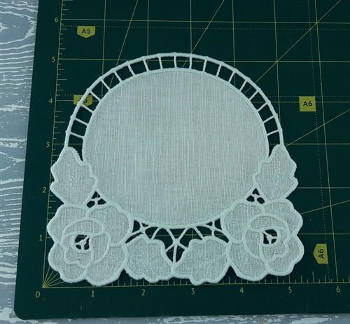 FSL ITH Napkins With Richelieu Roses