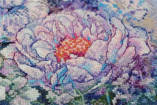 Cross-stitch Kit White Legends