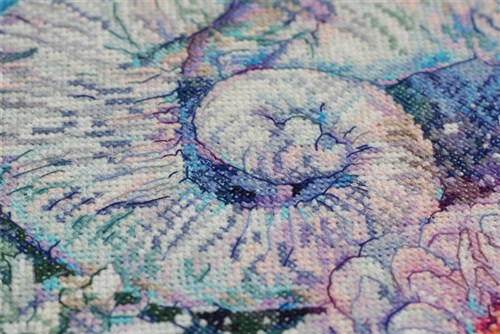 Cross-stitch Kit White Legends
