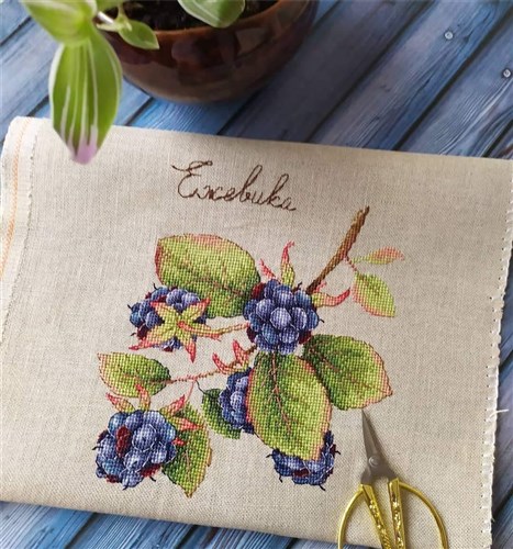 Gifts Of Nature Blackberry Counted Cross Stitch Kit