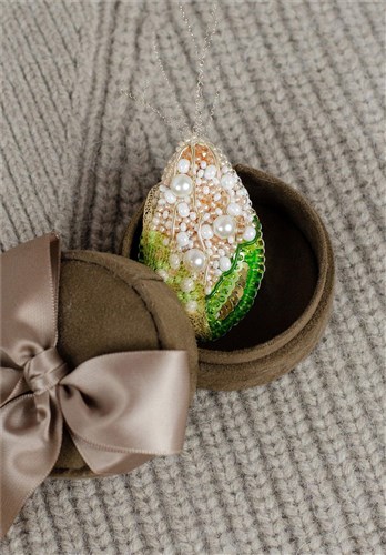 Corn Bead Brooch Embroidery Kit