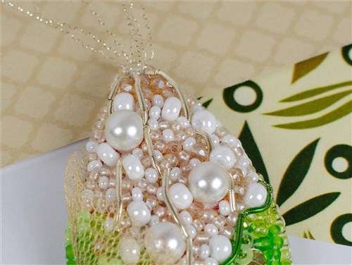 Corn Bead Brooch Embroidery Kit