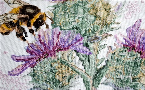Hunting For Nectar Cross Stitch Kit