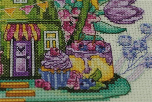 Berry Cupcakes Cross Stitch Kit