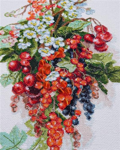 Sweet Berry Cross Stitch Kit