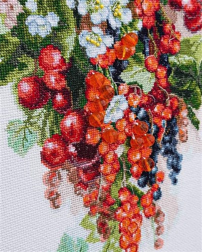 Sweet Berry Cross Stitch Kit