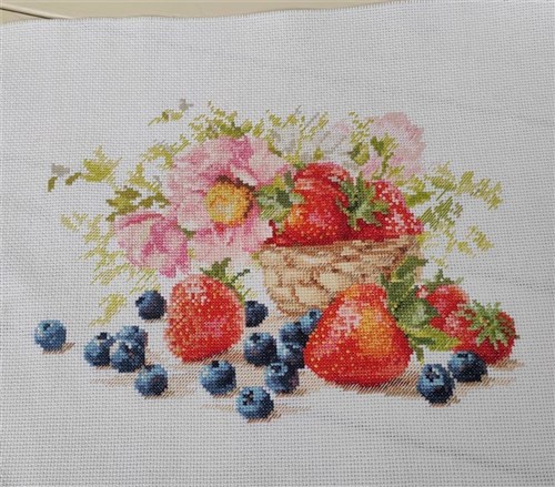 Strawberries Cross Stitch Kit
