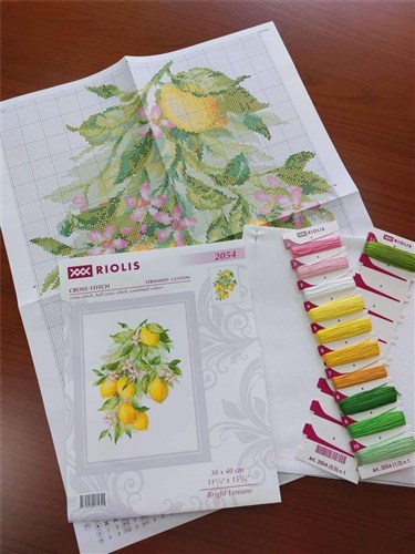 Bright Lemons Cross Stitch Kit