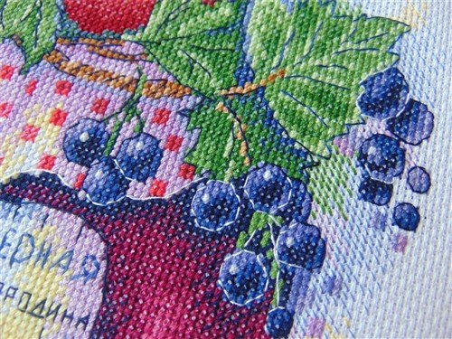 Singing Currant Cross Stitch Kit