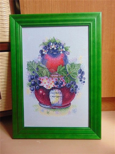 Singing Currant Cross Stitch Kit