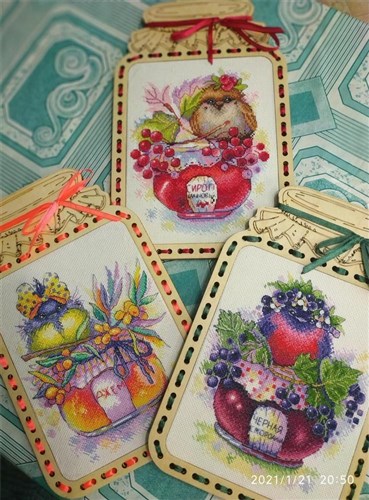 Singing Currant Cross Stitch Kit
