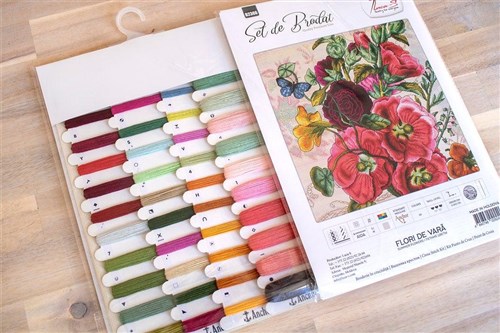 Summer Fowers Cross Stitch Kit