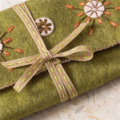 Felt Sewing Roll Craft Kit