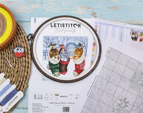 Snowy Kitties L8087 Counted Cross Stitch Kit
