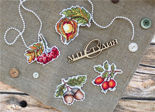 Autumn Gifts Magnets Cross Stitch Kit