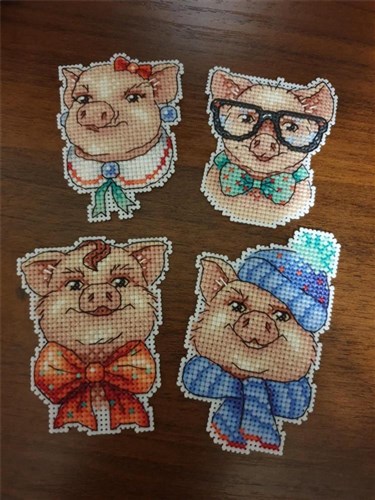Cute Piggies Plastic Canvas Cross Stitch Kit