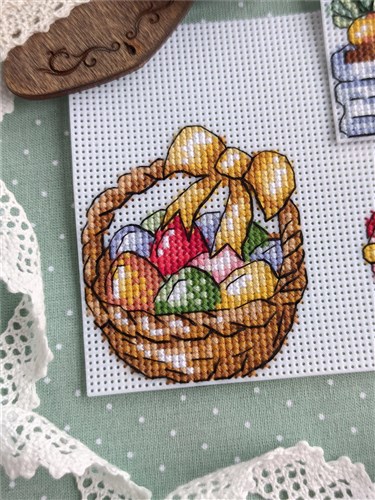 Easter Magnets Plastic Canvas Cross Stitch Kit