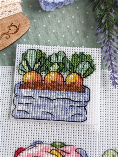 Easter Magnets Plastic Canvas Cross Stitch Kit