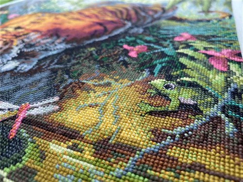 Aurora‚aos Garden K-209 Counted Cross-Stitch Kit