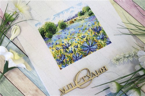 Flower Field M-528 / SM-528 Counted Cross Stitch Kit