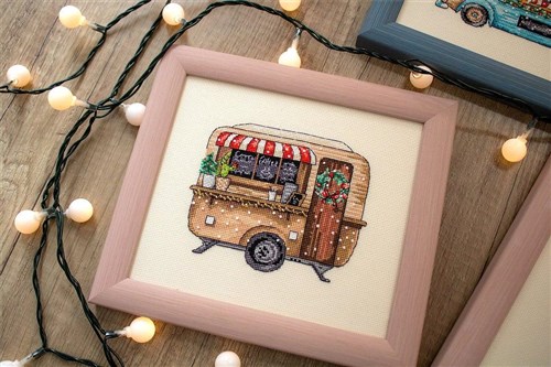 Counted Cross Stitch Kit Happy Holidays L8001