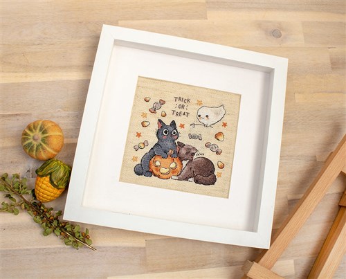 Trick Or Treat L8815 Counted Cross Stitch Kit