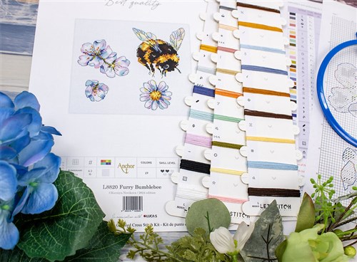 Furry Bumblebee L8820 Counted Cross Stitch Kit