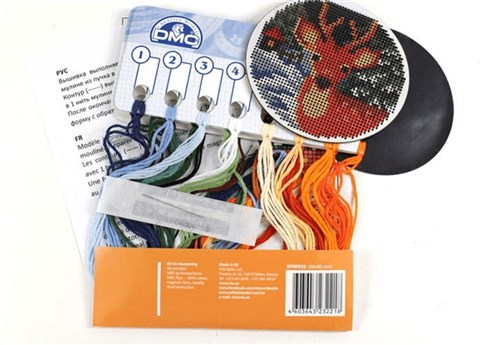 Kit for decorating with perforated wooden form EHW039