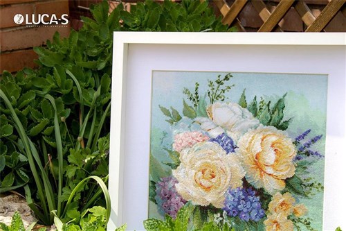 Floral bouquet B2370L Counted Cross-Stitch Kit